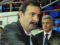 �akar: Kocaman neden kovuldu