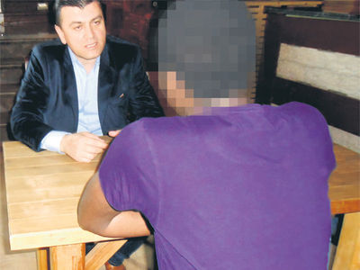 Sosyeteyi sarsan siyahi bebe�in babas� konu�tu