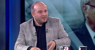K�l��daro�lu kuyru�unu dik tutamad�!