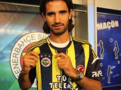 Alper Potuk az kals�n futbolu b�rak�yordu