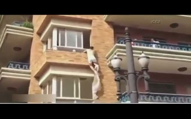 Aldatan kad�n�n kocas� eve gelince!