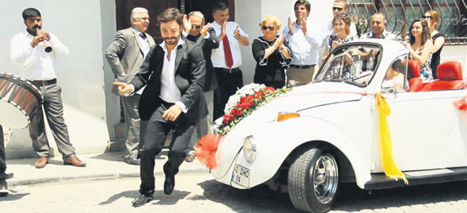 Ahmet Kural damat oldu