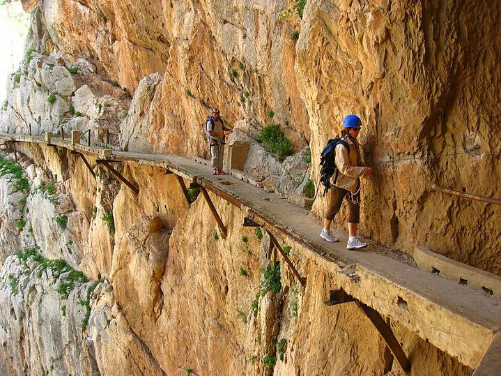 En tehlikeli yürüyüş yolları