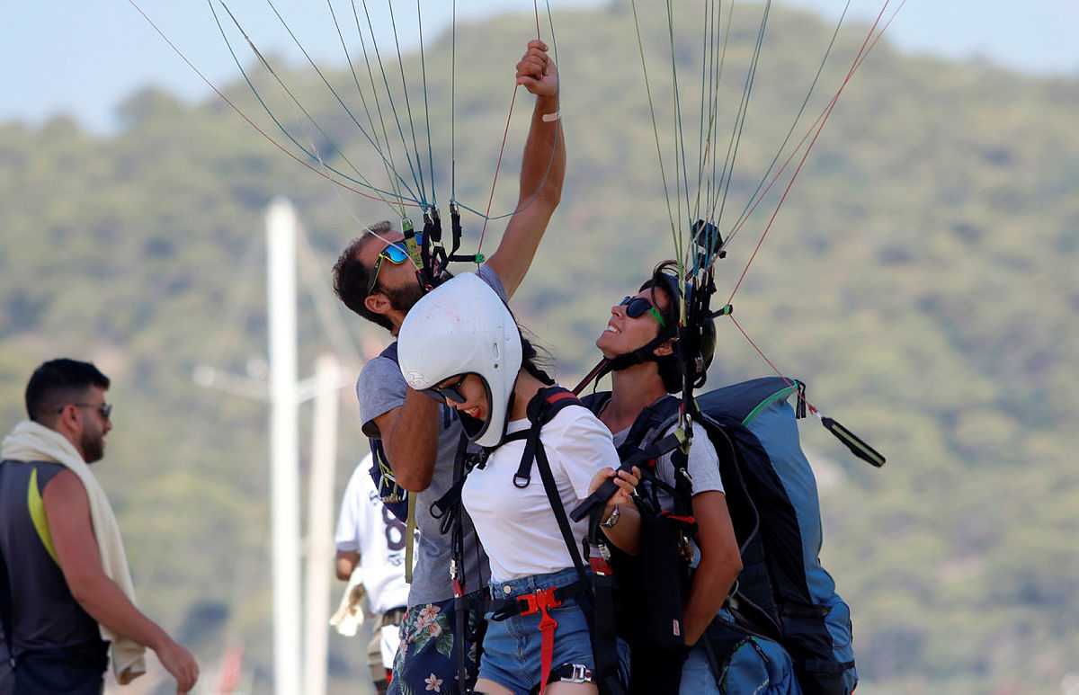 Female pilots offer tourists opportunity to fly high above stunning Fethiye landscape