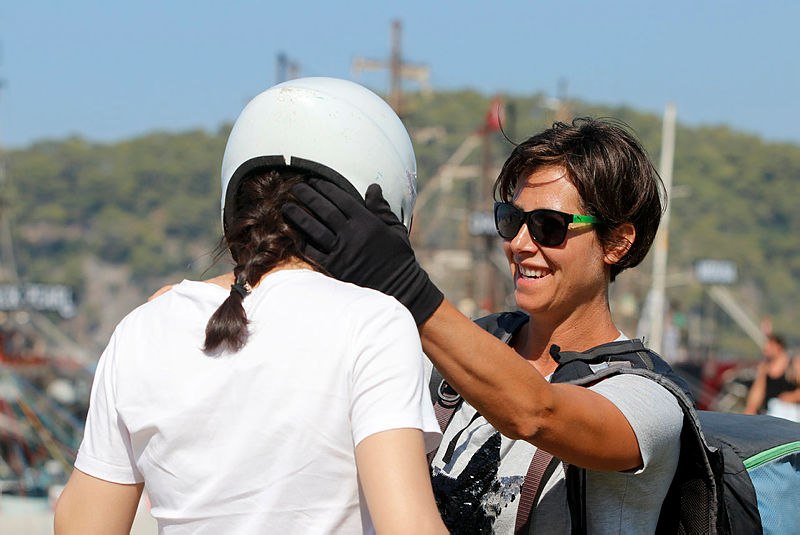 Female pilots offer tourists opportunity to fly high above stunning Fethiye landscape