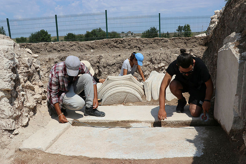 Ancient Roman bath discovered in western Turkey