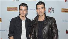 Jonas Brothers'dan yeni alb�m m�jdesi!