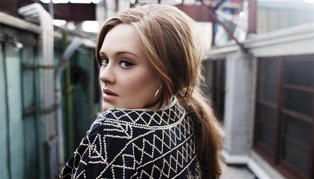 Grammy'lerin galibi Adele!