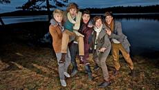 One Direction, Justin'in pe�inde!