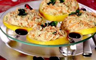 Portakal dilimi �zerinde kereviz salatas�