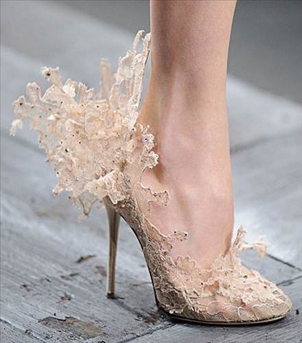 valentino_lace_shoes_d.jpg