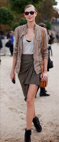 karlie_kloss_casual_outfit__khaki_and_green__street_style_d.jpg