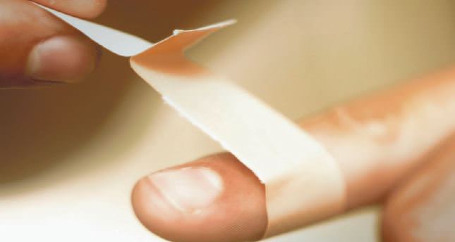 Healing wounds with bandages