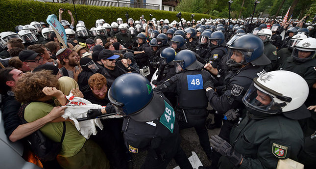 Protesters clash with police in Germany 