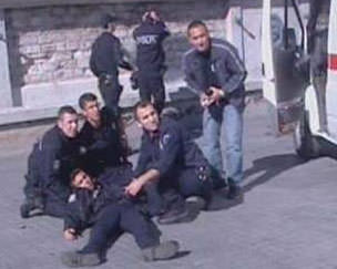 Suicide bomber wounds 32 in Istanbul's main square