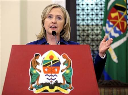Clinton urges Africa to drop Gaddafi