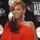 Beyonce shows off baby bump at MTV video awards
