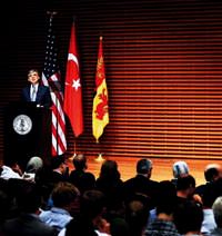 Gül talks leadership at Stanford University