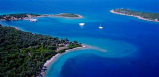 Russians flock to Sedir Island