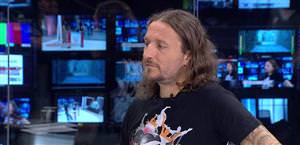 Israeli musician apologizes on behalf of Israel