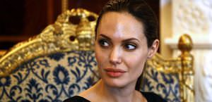 Malatya Deputy sends Angelina Jolie �get well� apricots