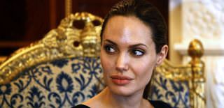 Malatya Deputy sends Angelina Jolie �get well� apricots