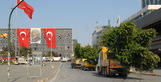 In just one day Taksim gets 20 trees and 152,000 flowers