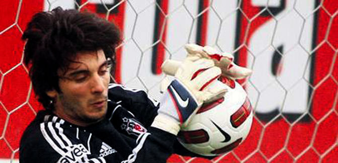 HAKAN ARIKAN İMZALADI