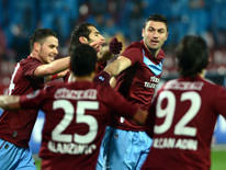 Zirveye ko�ar ad�m