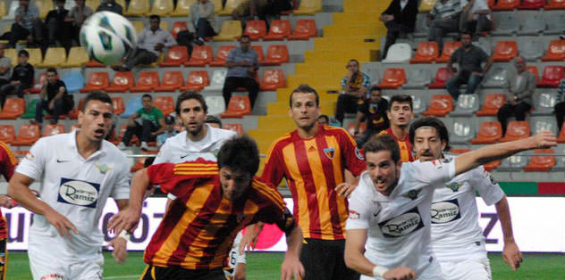 Akhisar 90'da vurdu