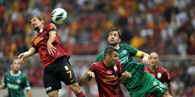 Hakan'dan 'yarım asist'