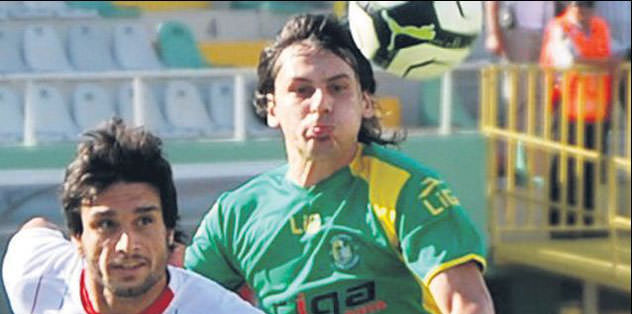 Kaf-Kaf tek attı