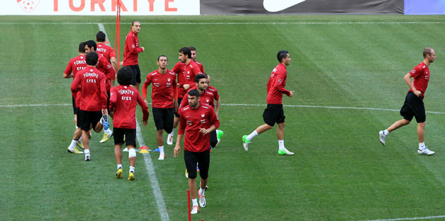 Milliler Saracoğlu'nda çalıştı