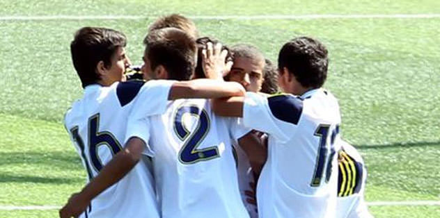 Fener 3'te bir yaptı
