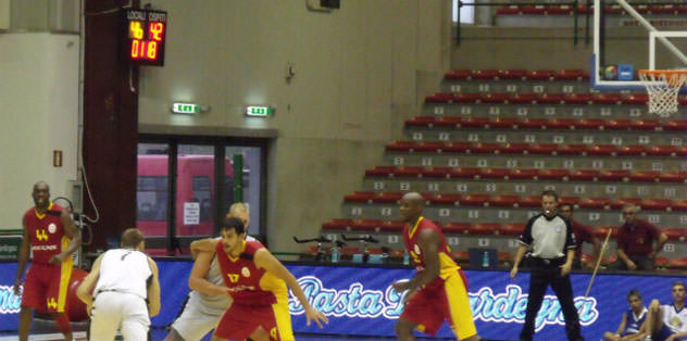 G.Saray MP Banvit önünde