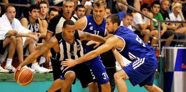Zagreb'i rahat geçti: 73-67