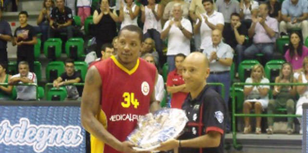 Hawkins kaptanlığa getirildi