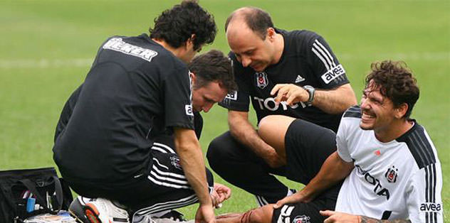 Sağlıkçılara çattı