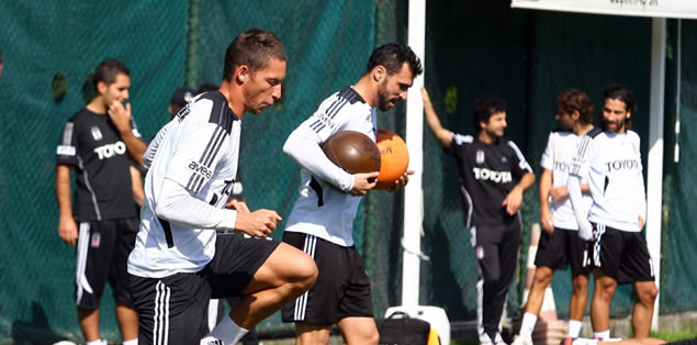 Kartal kampa girdi