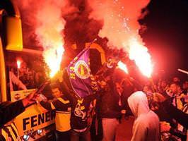 Fenerbahçe'ye co�kulu kar��lama