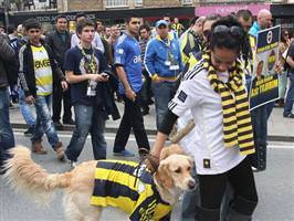 Kad�köy inledi!
