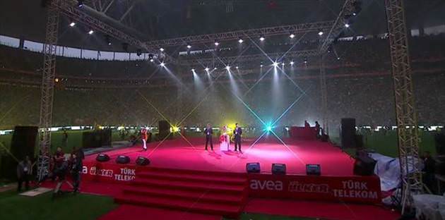 Arena'da şampiyonluk kutlamaları