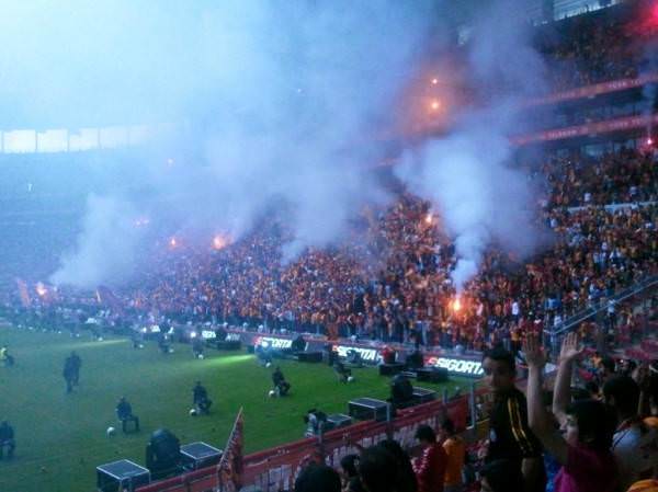 Arena'da şampiyonluk kutlamaları