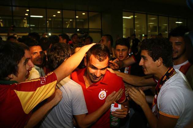 Cim Bom'a coşkulu karşılama