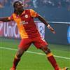 Drogba, dünya y�ld�zlar�na fark att�