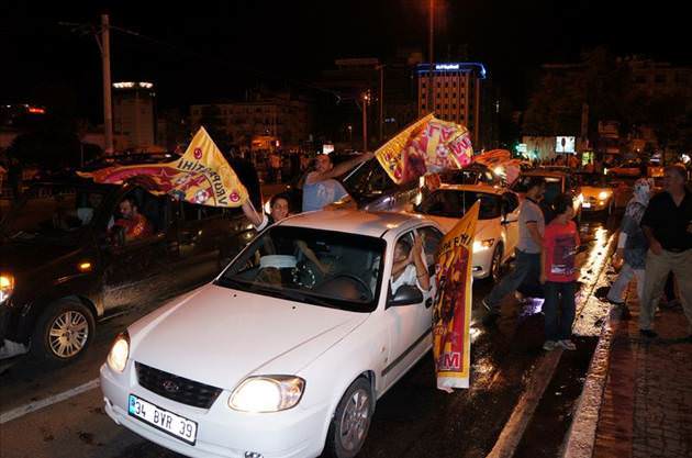 Süper Kupa coşkusu sokaklara taştı!