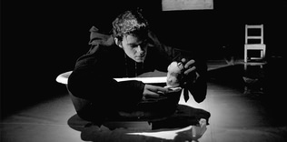 Önyargılar portmantoya, Hamlet Makinesi başlıyor!