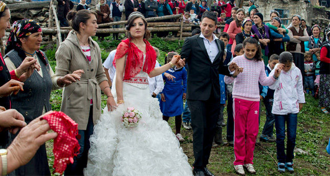 alevi sunni evliliklerinde ask kazaniyor turkiyeden lacivert dergi