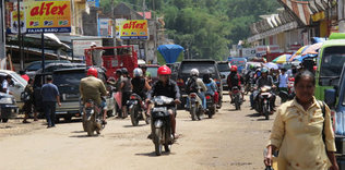 Endonezya’da Müslümanlar AVM’lerden şikâyetçi