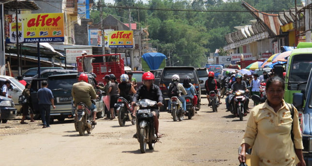 Endonezya’da Müslümanlar AVM’lerden şikâyetçi